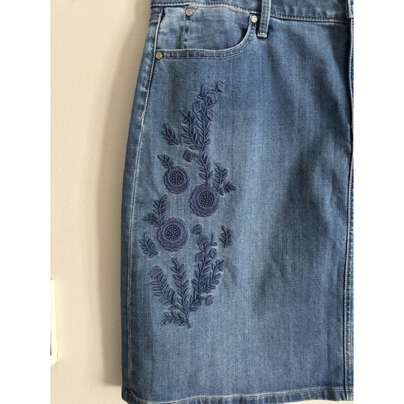 Talbots Size 16 XL Denim Skirt Floral‎ Embroidery Blue Pockets Casual Summer - Picture 2 of 5
